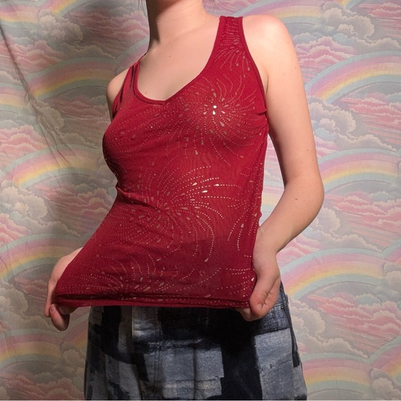 The limited red mesh top with silver details - Picture 3 of 7